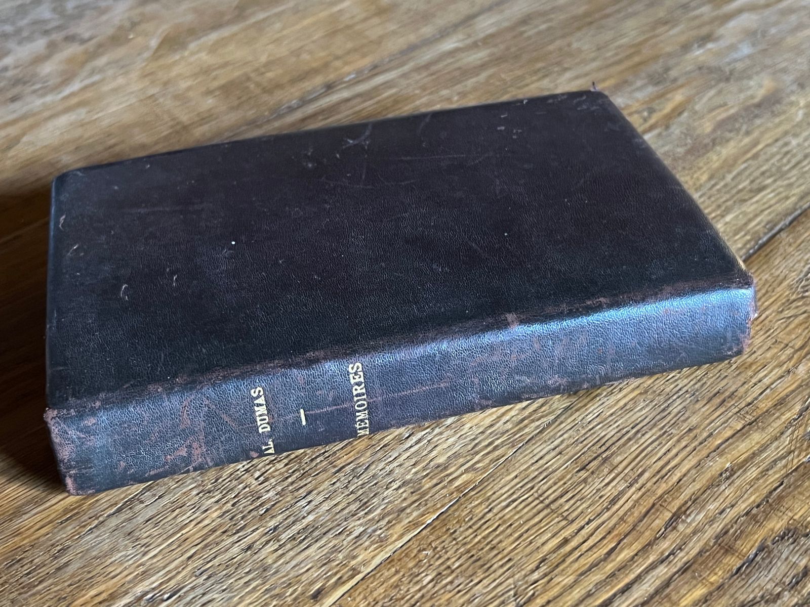 Mémoires - Alexandre Dumas - 1927 | Témoignage autobiographique fascinant du plus grand feuilletoniste français du XIXe siècle | Aufildeslivres.fr