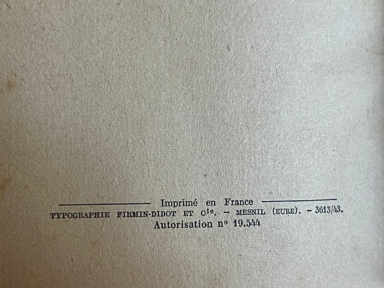 Anna Karénine - Léon Tolstoï - 1943 | Reliure en cuir noble d'époque qui sublime ce chef-d'œuvre de la littérature russe | Aufildeslivres.fr