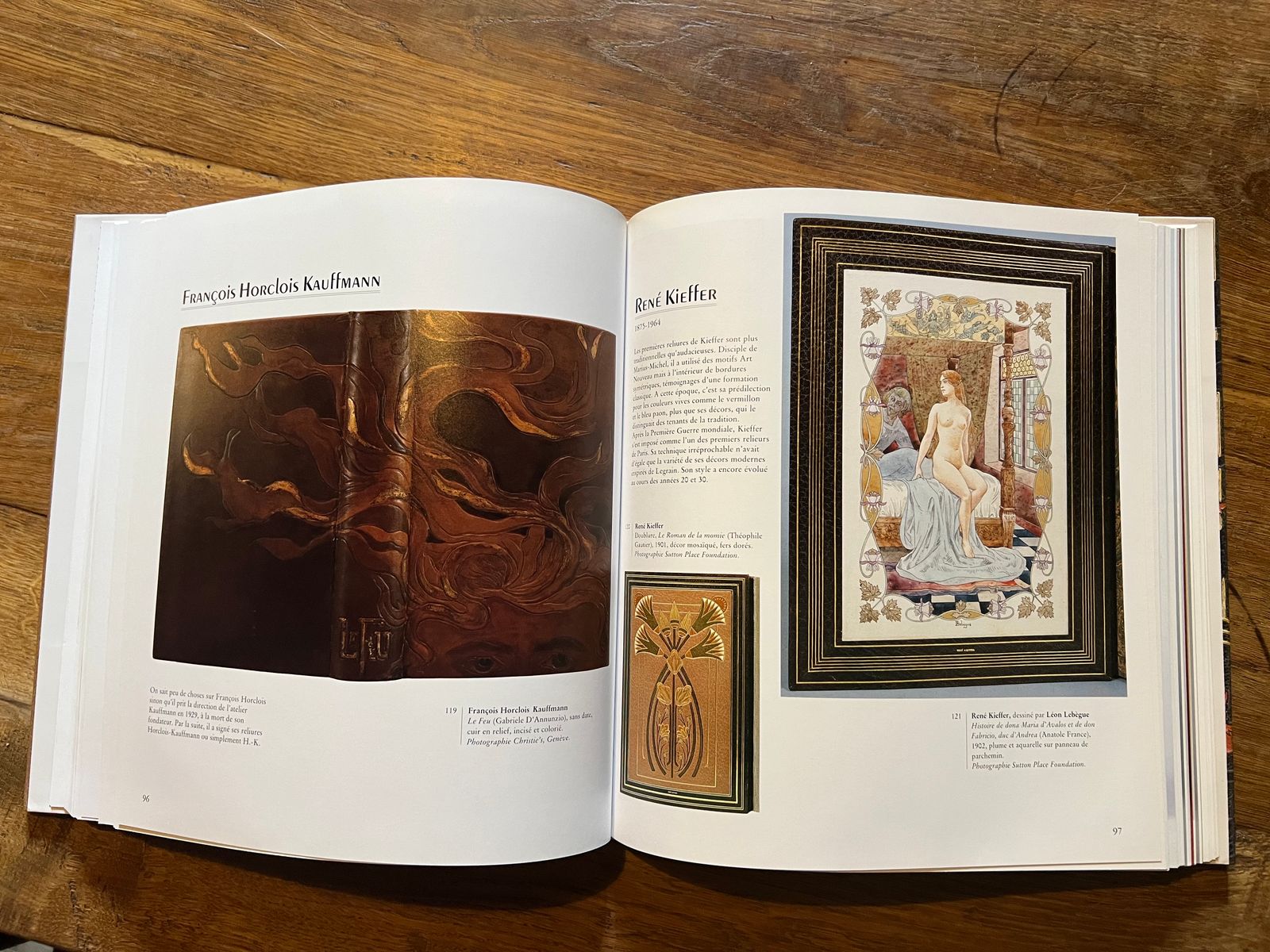 La reliure en France - Art Nouveau-Art déco 1880-1940 - Alastair Duncan & Georges de Bartha - 1989 | Documentation exhaustive des plus grands maîtres relieurs de l'époque incluant Marius Michel, Pierre Legrain et Rose Adler | Aufildeslivres.fr