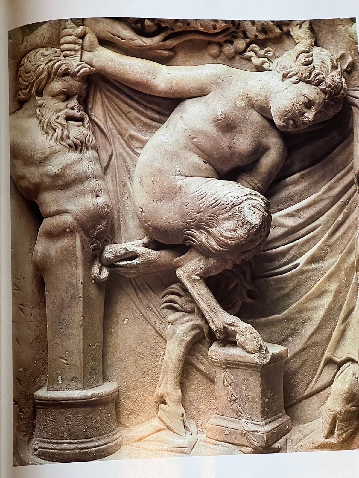 Eros à Pompéi - Michael Grant - 1975 | Photographies exceptionnelles d'Antonia Mulas, célèbre photographe milanaise spécialisée dans l'art et l'archéologie | Aufildeslivres.fr