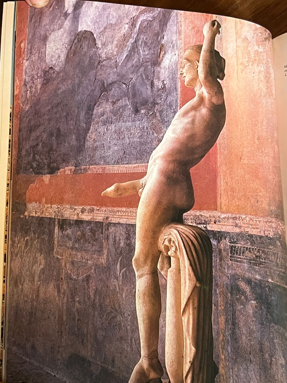 Eros à Pompéi - Michael Grant - 1975 | Photographies exceptionnelles d'Antonia Mulas, célèbre photographe milanaise spécialisée dans l'art et l'archéologie | Aufildeslivres.fr