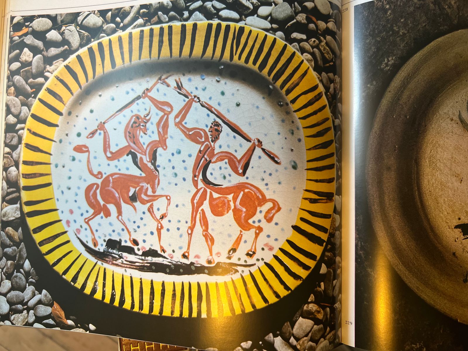 Céramique de Picasso - Georges Ramié - 1974 | L'Édition Originale de 1974, Première et Unique Publication de Référence du Vivant de l'Artiste | Aufildeslivres.fr