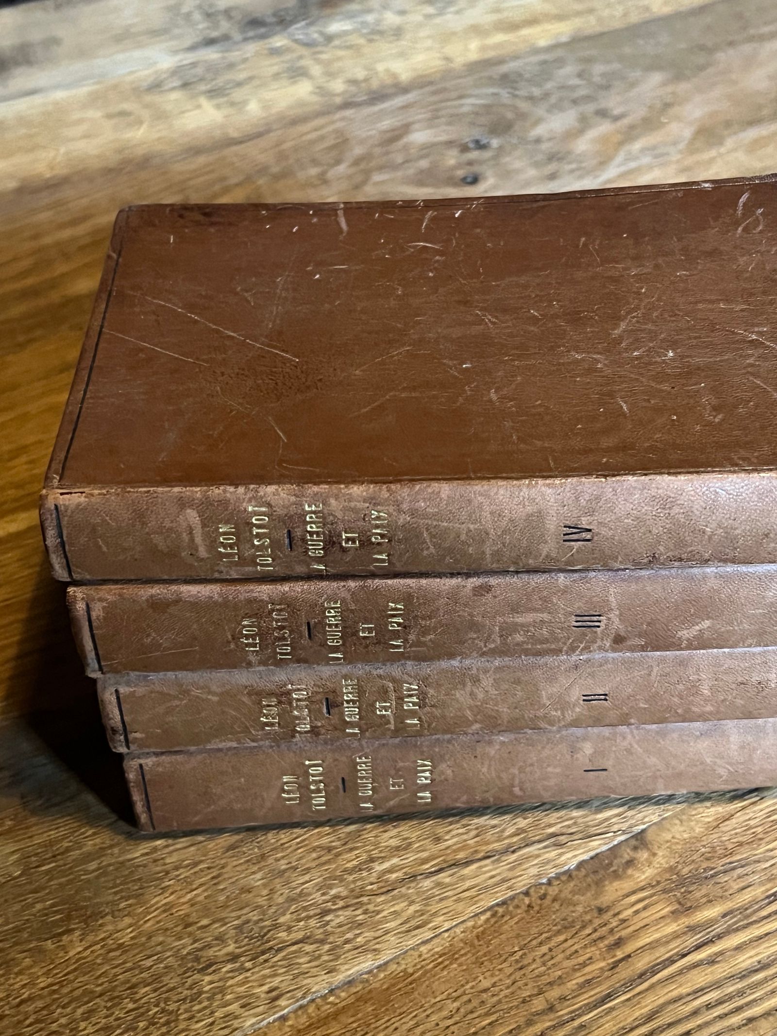 La Guerre et la Paix - Léon Tolstoï - 1930 | Témoignage matériel d'une époque charnière de l'édition française classique | Aufildeslivres.fr