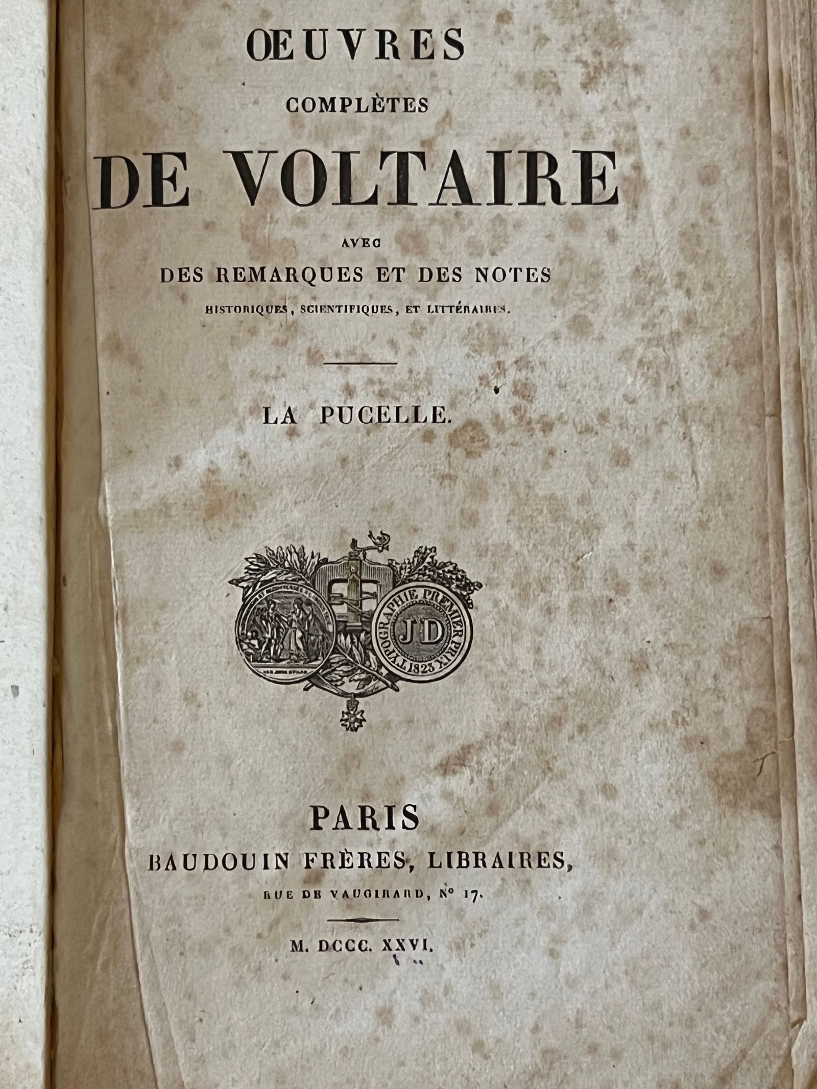 La Pucelle - Voltaire - 1826 | Édition remarquable de l'œuvre la plus scandaleuse de Voltaire, poème héroï-comique qui détourne le mythe de Jeanne d'Arc | Aufildeslivres.fr
