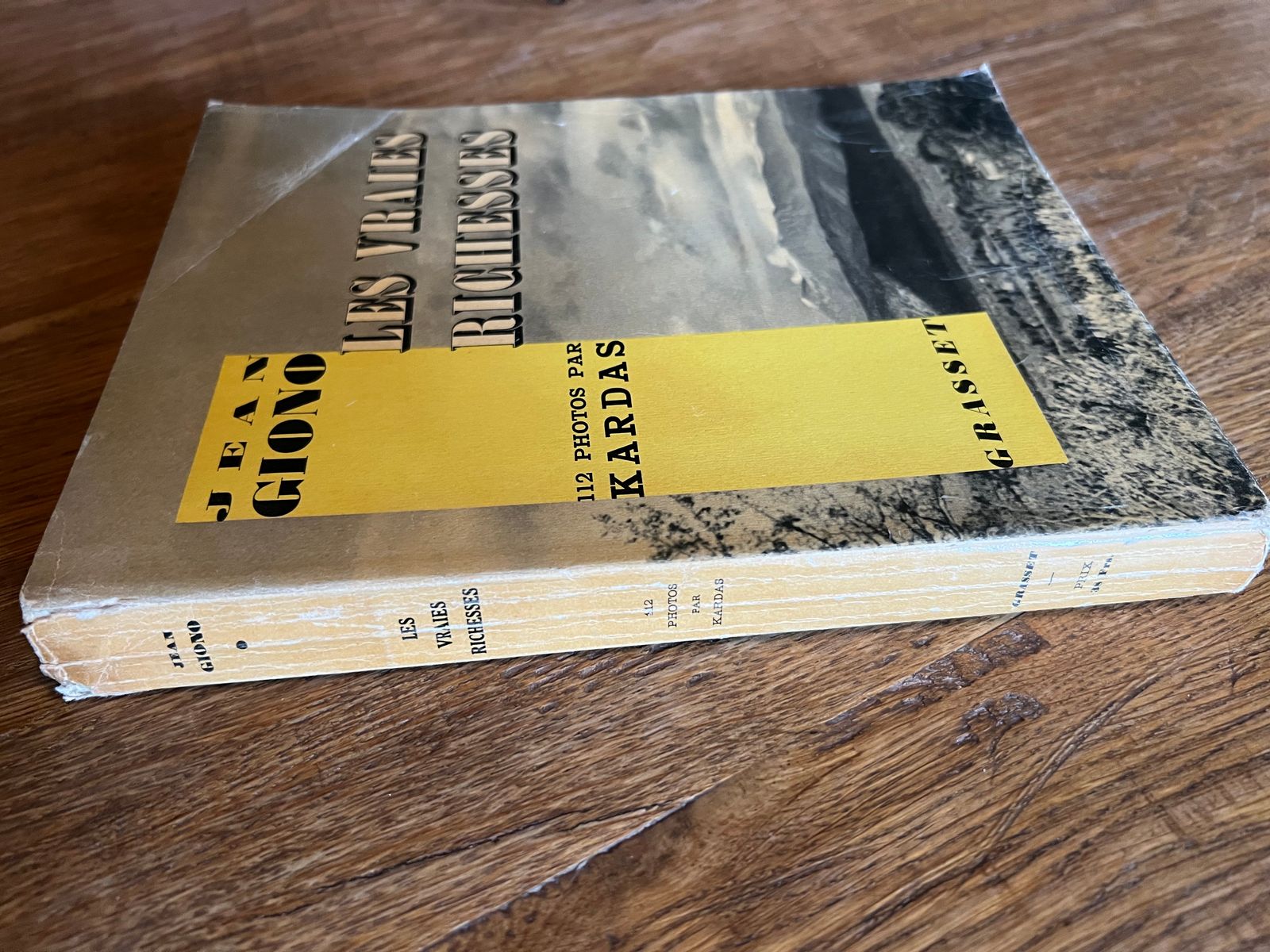 Les Vraies Richesses - Jean Giono - 1936 | Illustrée de 112 photographies originales par Kardas, témoignage photographique exceptionnel de la Provence des années 1930 | Aufildeslivres.fr