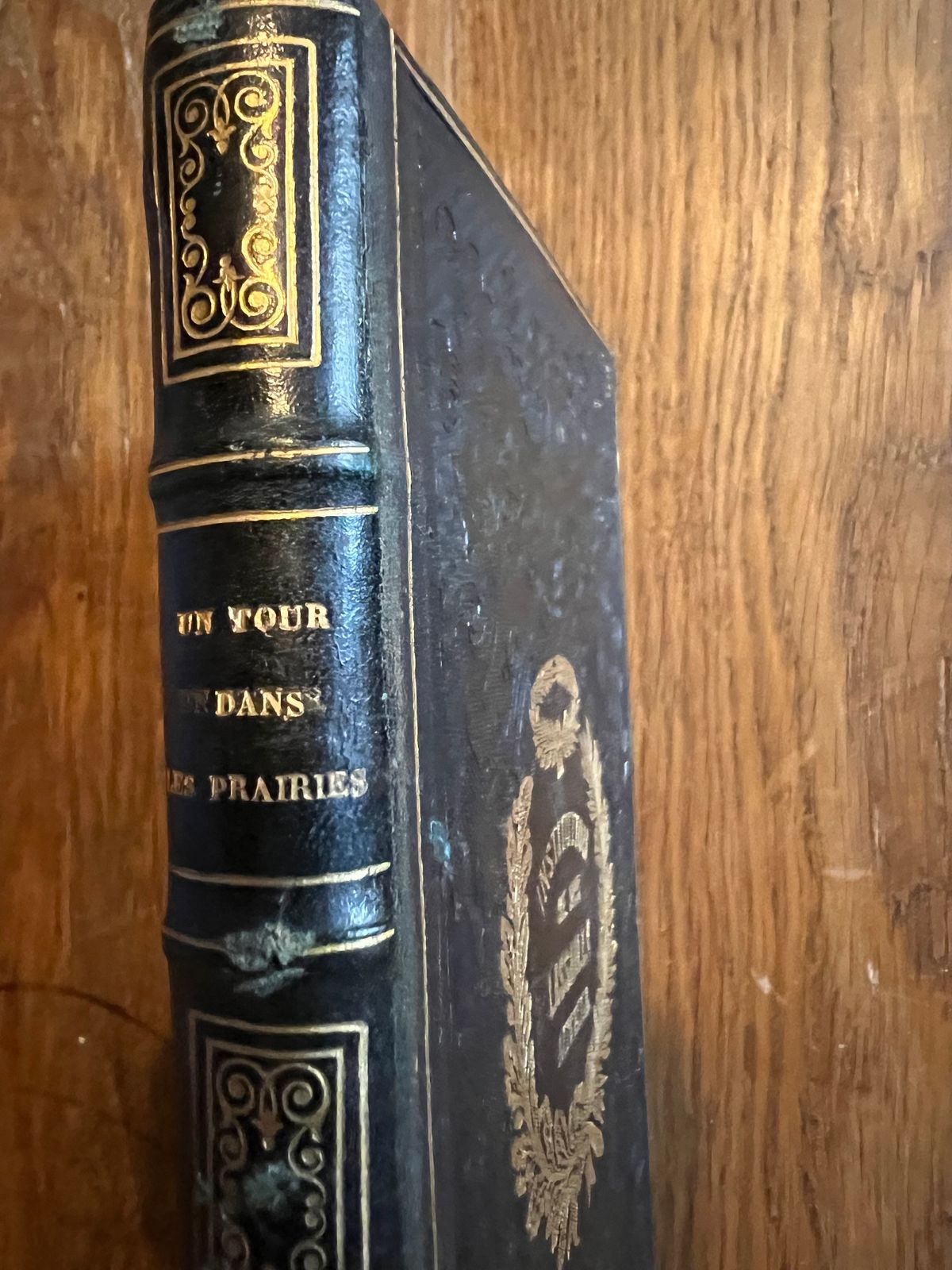 Un tour dans les prairies à l'ouest des Etats-Unis - Washington Irving - 1862 | Document historique précieux sur les relations avec les tribus amérindiennes et la vie de la frontière américaine dans les années 1830 | Aufildeslivres.fr