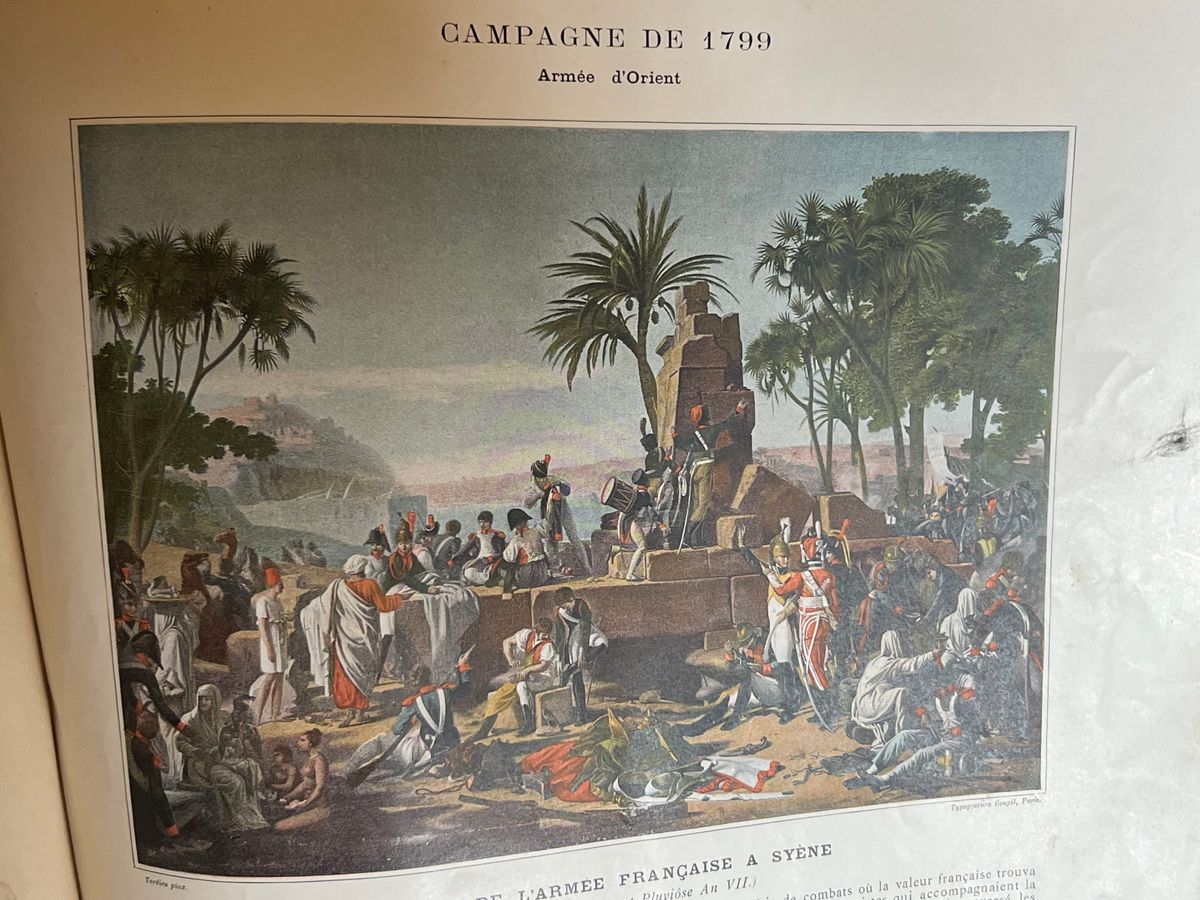 Recueil de 3 ouvrages en reliure de cuivre : 200 photogravures du XIXe siècle, Album National, Campagne de 1799 -  - 1895 |  Réunion de 3 ouvrages rares incluant 200 photogravures du XIXe siècle  | Aufildeslivres.fr